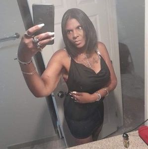 Meet your Posher, Alicia